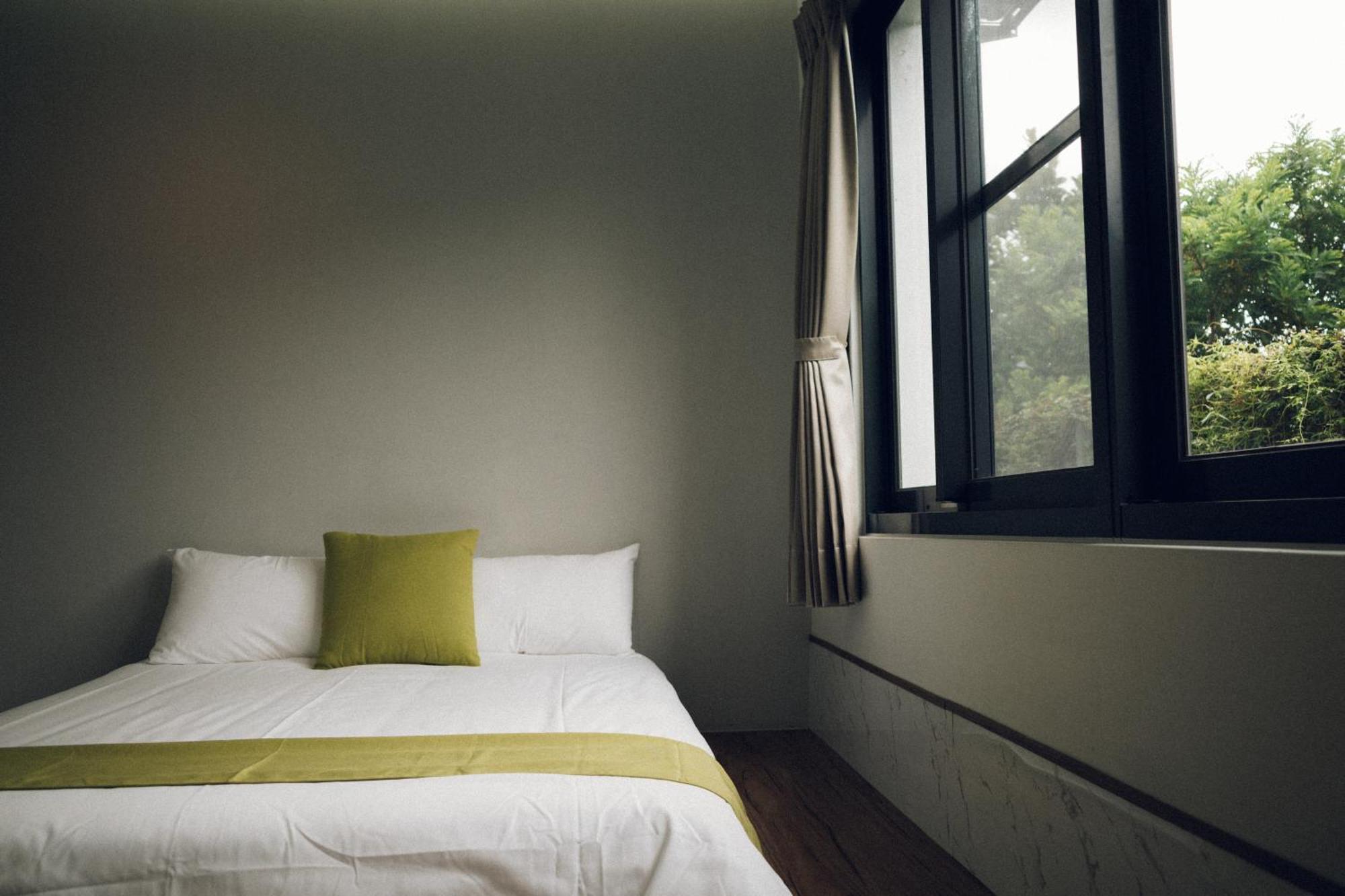 蘊慢築 茶花藝主題民宿 Yun Man Zhu Homestay Gongguan ภายนอก รูปภาพ
